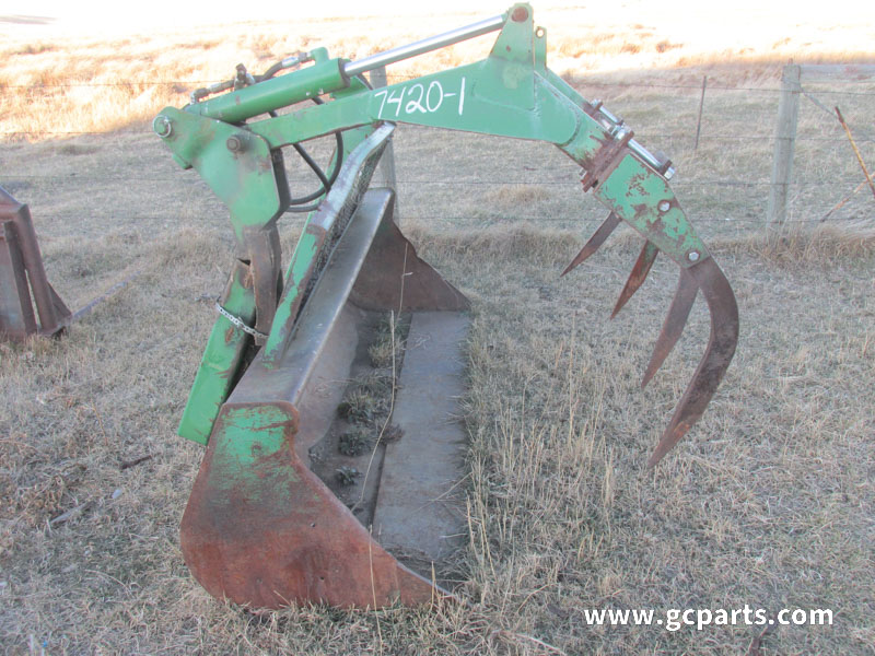 740 JD  7FT BUCKET W/ GRAPPLE